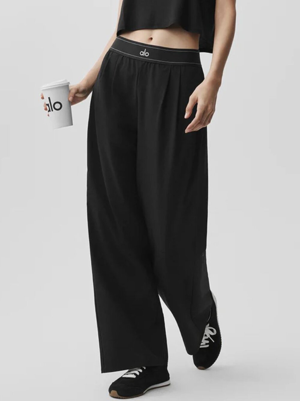 Brand New ALO Yoga Pants 💖🖤Suit Up Trouser Black (Regular) - Picture 2 of 8